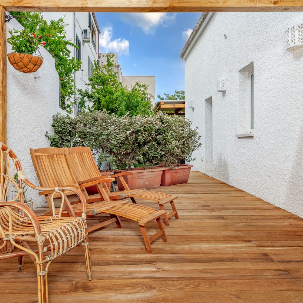 Veranda privata esterna dell'affittacamere a Olbia Liboa House