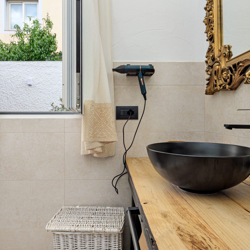 Camera in affitto a Olbia - Dettaglio del bagno asciugacapelli