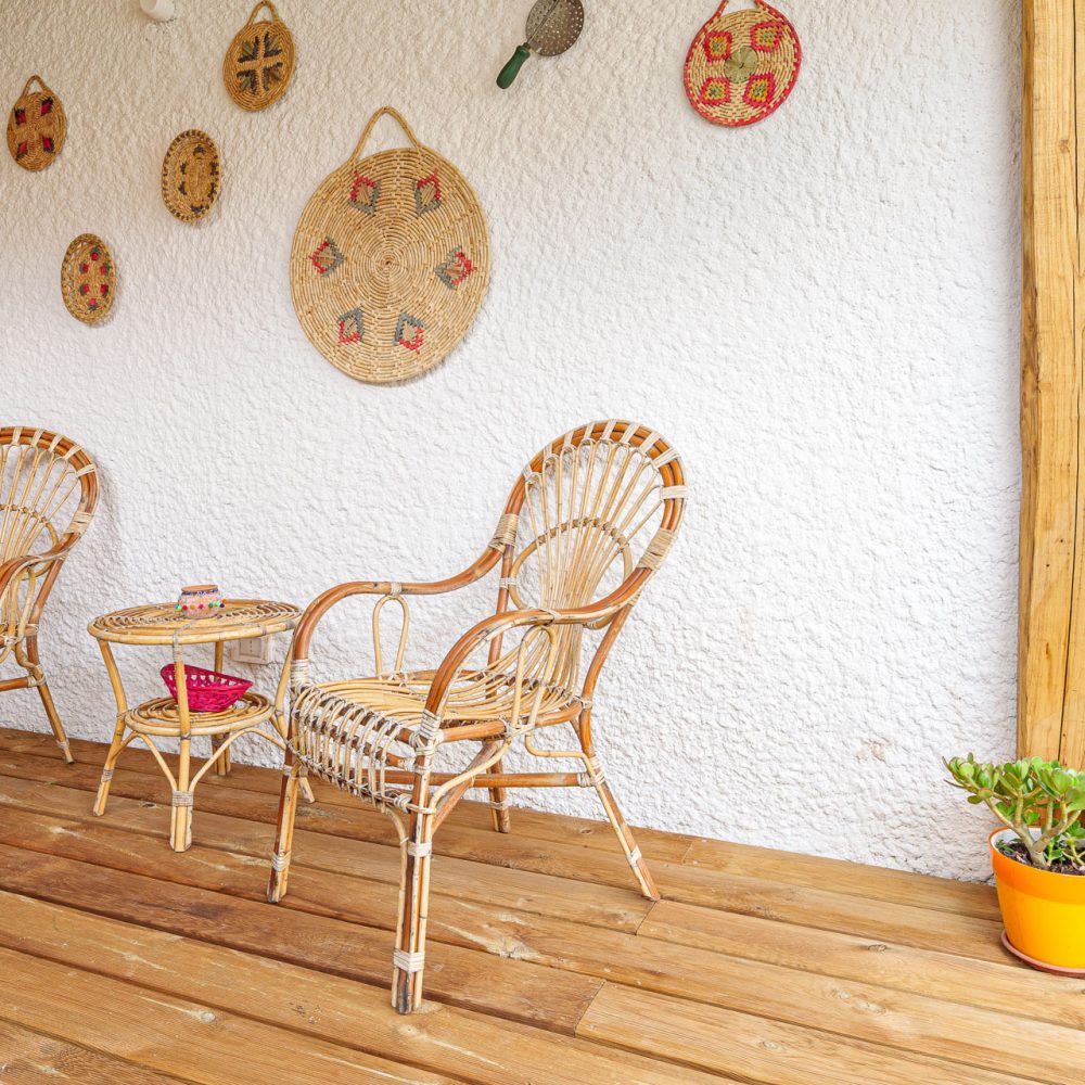Veranda coperta privata con vista dell'ingresso alla camera Ceste in affitto a Olbia - Affittacamere Olbia
