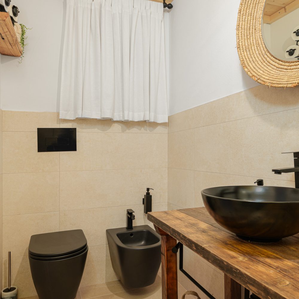 Vista del bagno della camera Ceste in affitto a Olbia Liboa House - Affittacamere Olbia