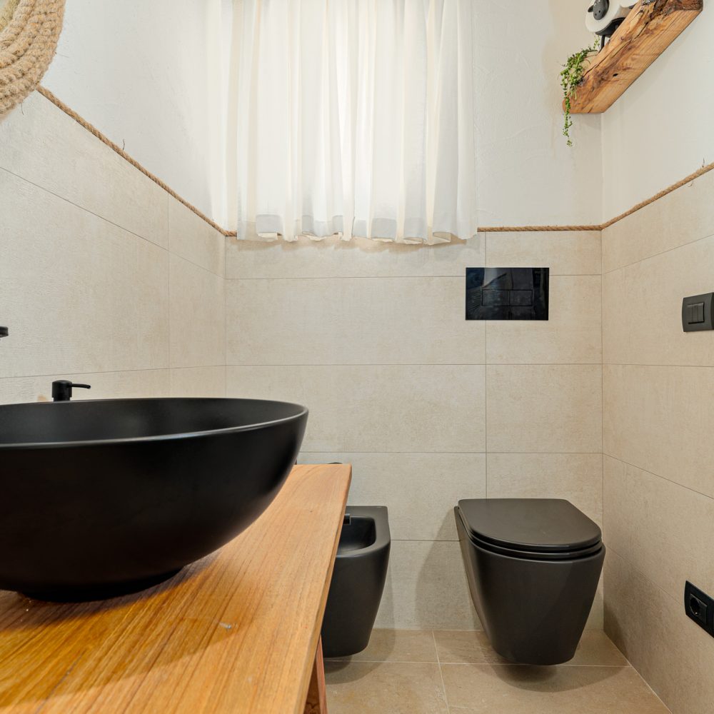 Il bagno della Camera Chiattino in affitto a Olbia - Casa vacanze Olbia